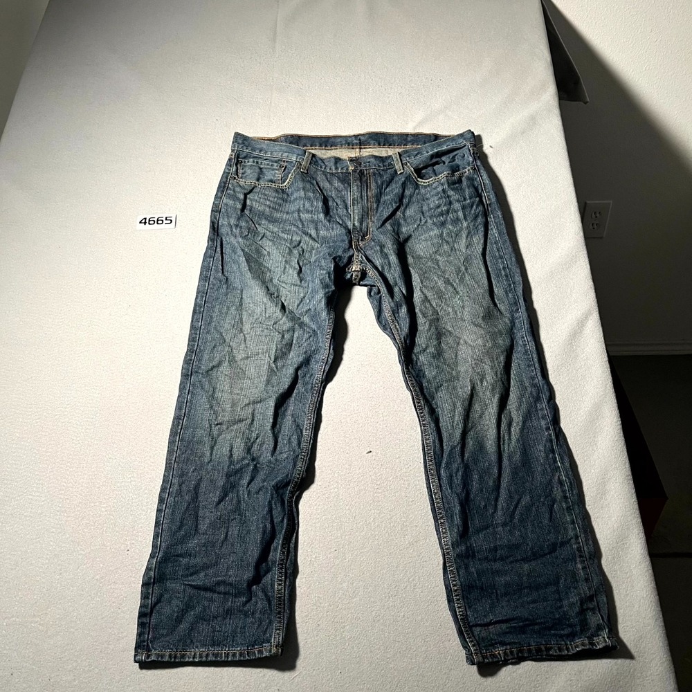 Levi's Jeans Men 40x30 Blue Denim Medium Wash 5 Pockets Straight‎ Leg Whiskering